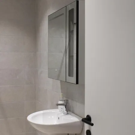 Apartment Comfort Living *